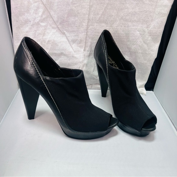 Donald J Pliner Leather peeptoe heals - Picture 2 of 9